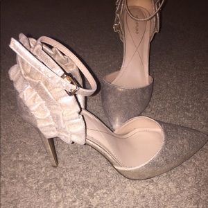 Max Studio Mettalic Gold Heels